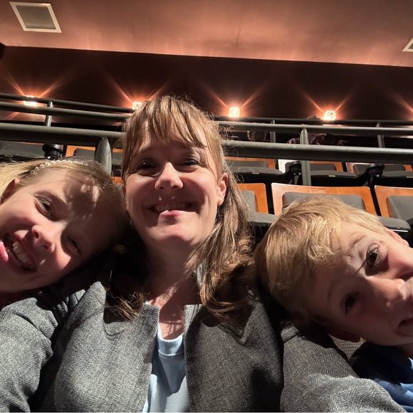 Meet your Posher, Nicolette - Picture 3 of 5